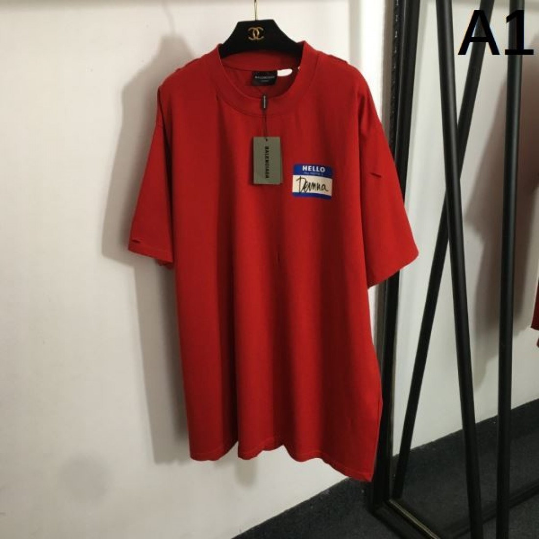 季節感満載 BALENCIAGA でバレンシアガ コピー 半袖Tシャツ スピード売り切れ必至