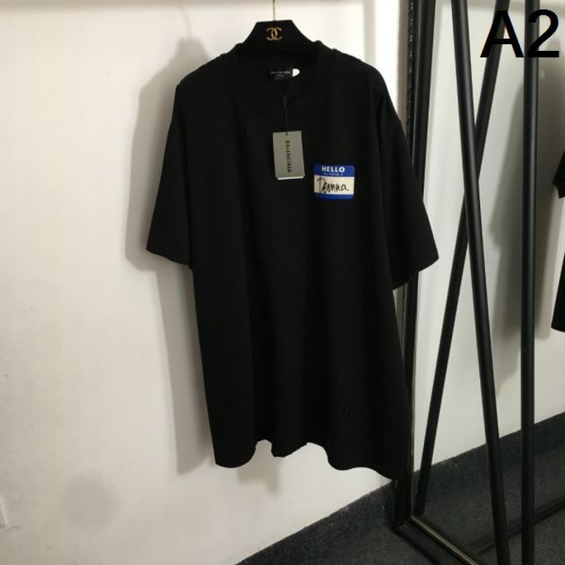 季節感満載 BALENCIAGA でバレンシアガ コピー 半袖Tシャツ スピード売り切れ必至