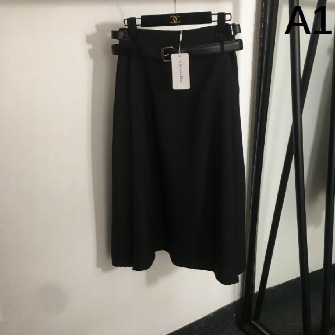 その場で注目の的 DIOR ディオール コピー スカート 豪華なディテール