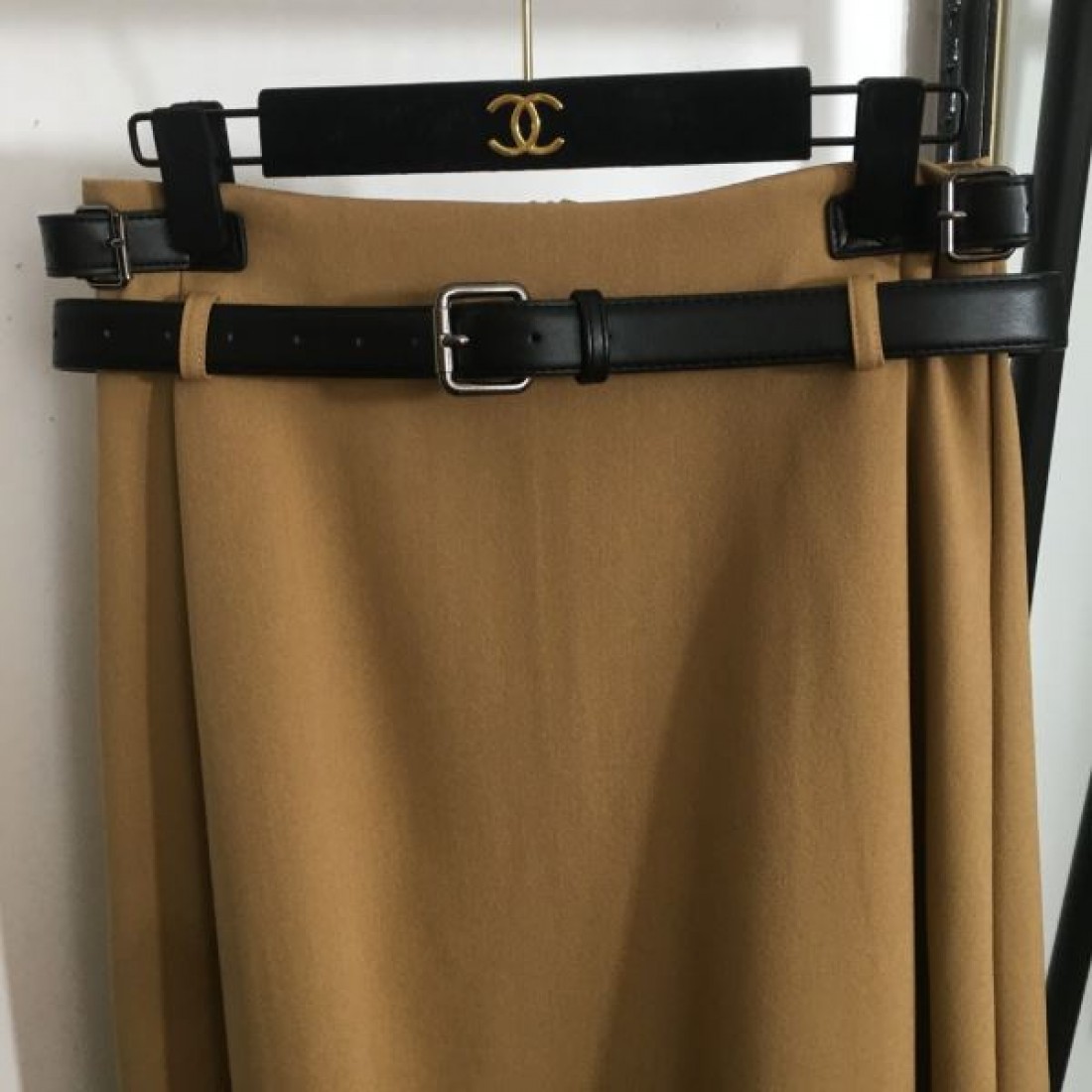 その場で注目の的 DIOR ディオール コピー スカート 豪華なディテール