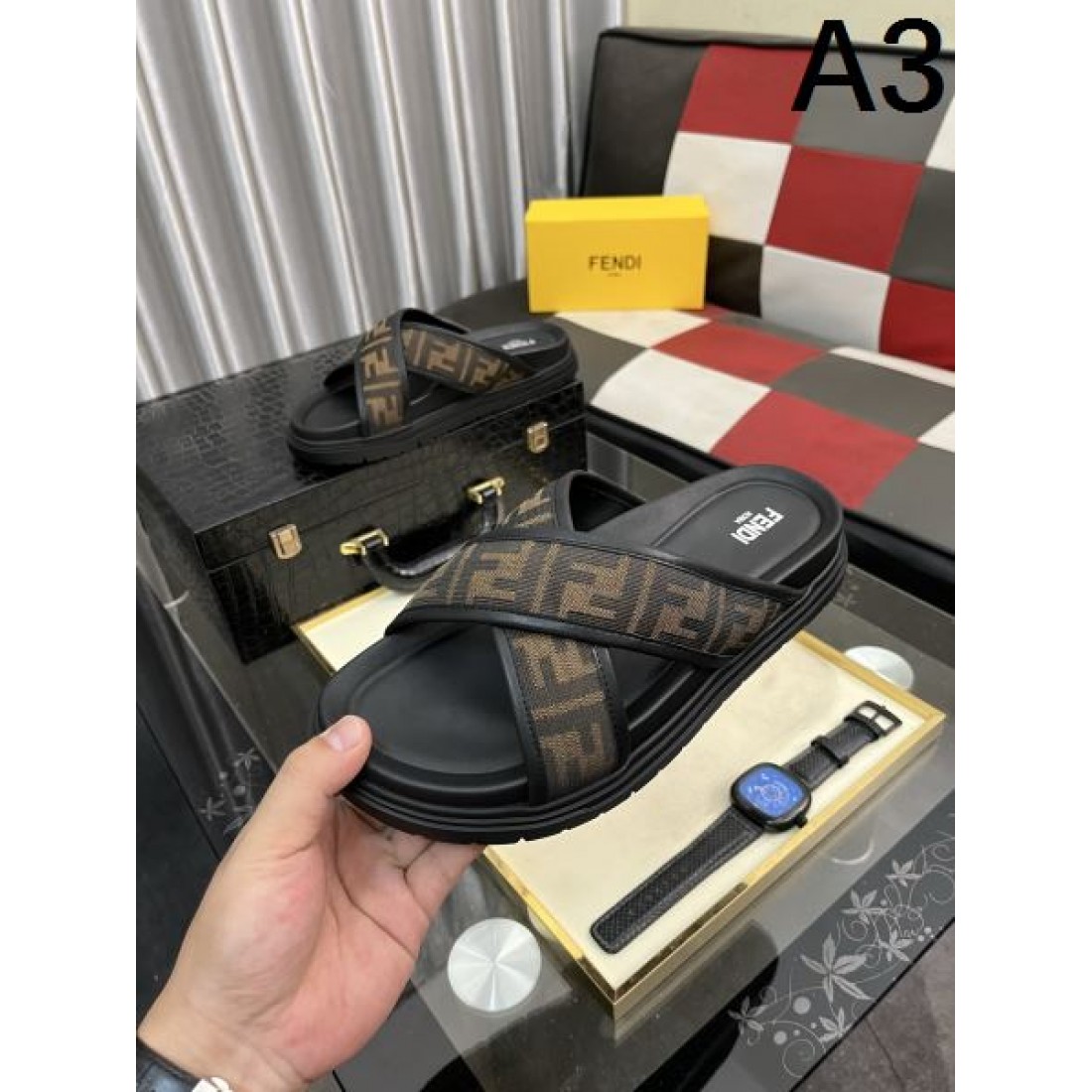 話題性抜群の フェンディ コピー サンダル FENDI 軽やかで優雅な仕上がり