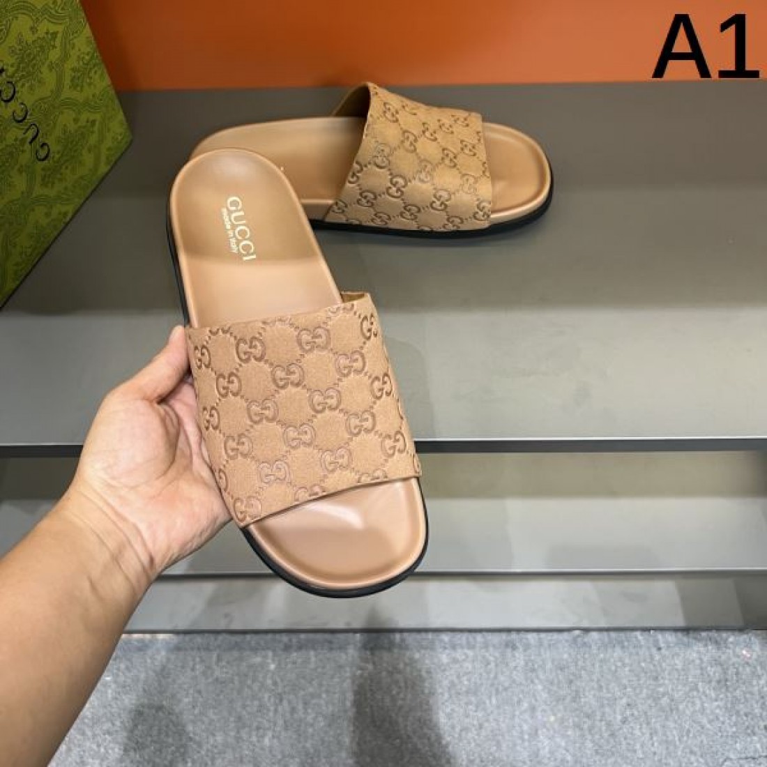 GUCCI 人気の グッチ コピー サンダル 洗練されたシルエットで魅せる