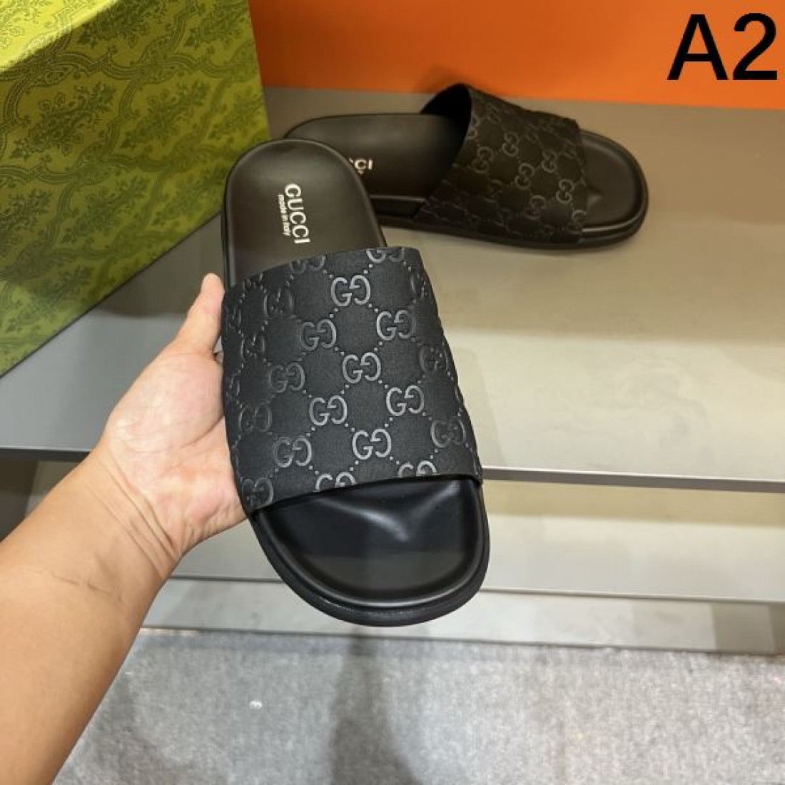 GUCCI 人気の グッチ コピー サンダル 洗練されたシルエットで魅せる