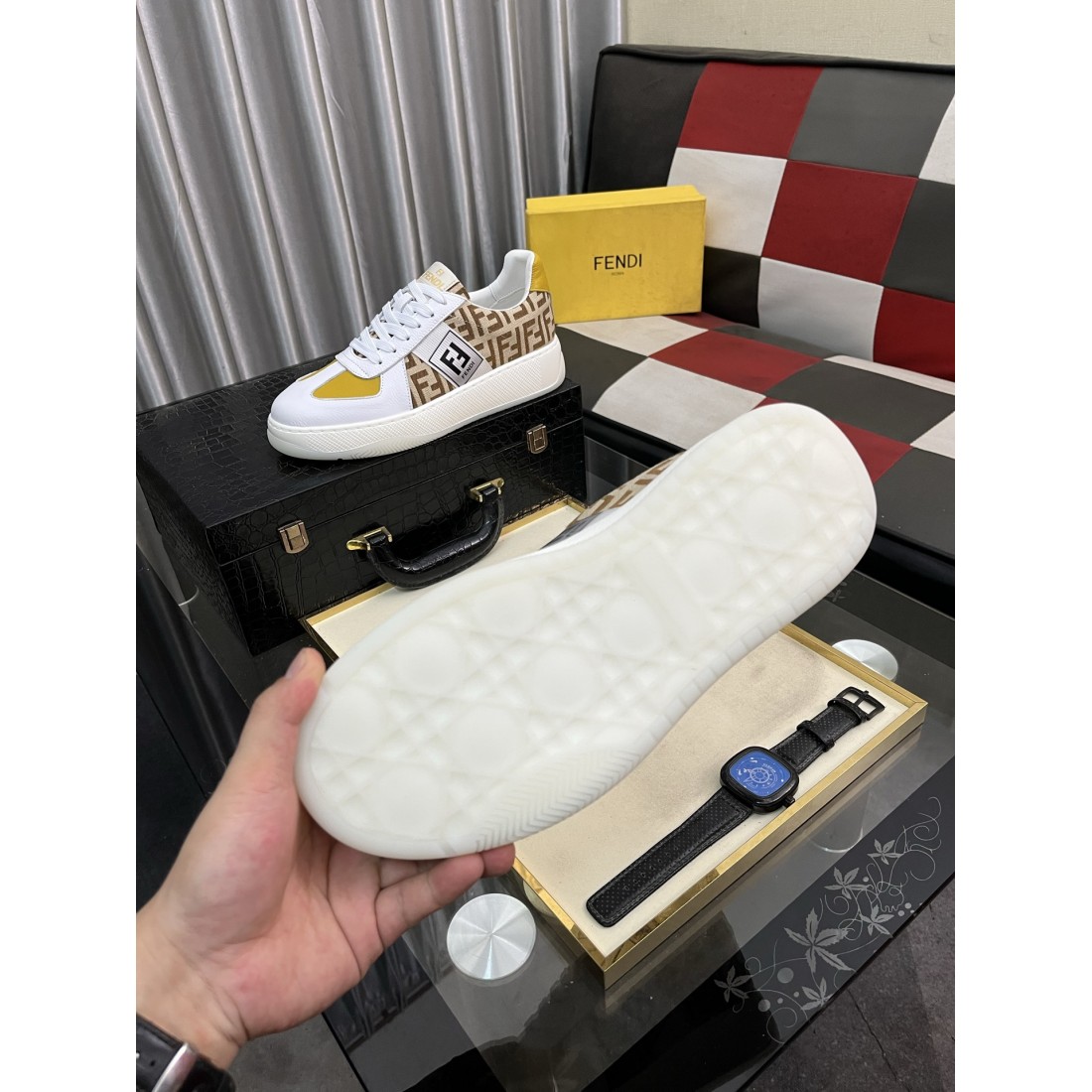 FENDI フェンディ コピー カジュアルシューズ 快適で落ち着いたデザインが特徴
