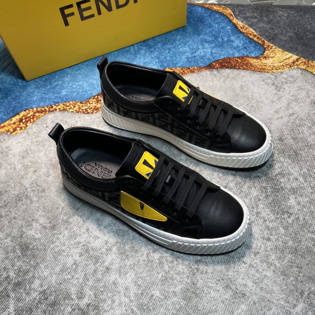  スタイリッシュで軽快な FENDI フェンディ コピー カジュアルシューズ 今季注目