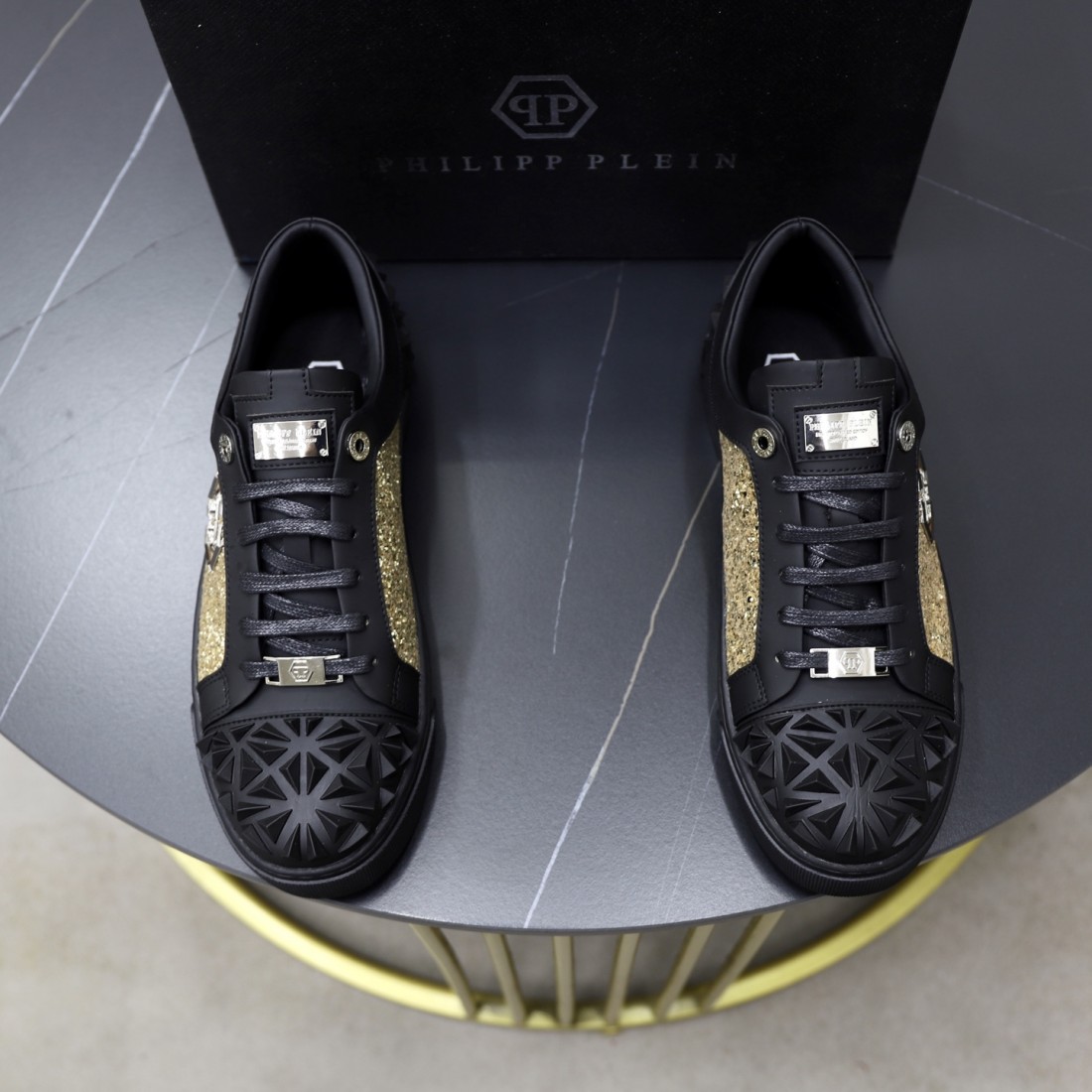  大胆で都会的な PHILIPP PLEIN フィリッププレイン コピー カジュアルシューズ 話題