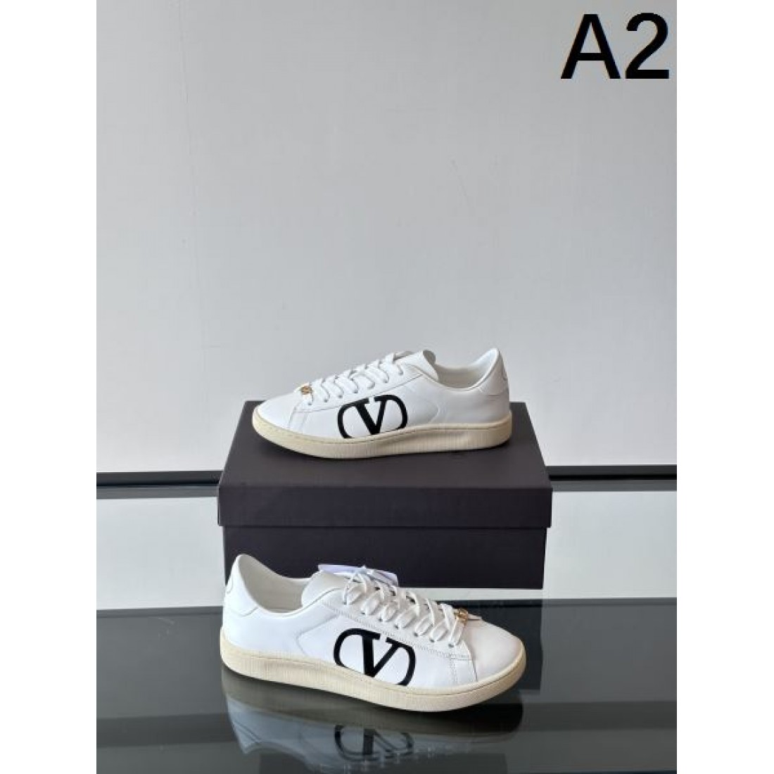 VALENTINO ヴァレンティノ コピー カジュアルシューズ 人気の上質でシックな
