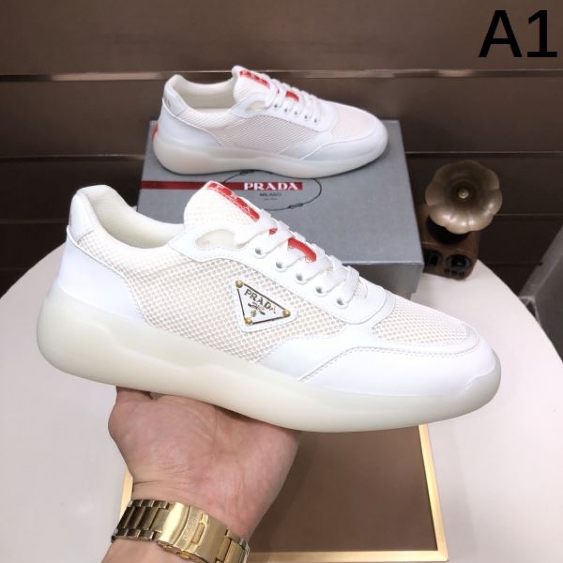 これは買い PRADA プラダ コピー カジュアルシューズ お洒落さん必携