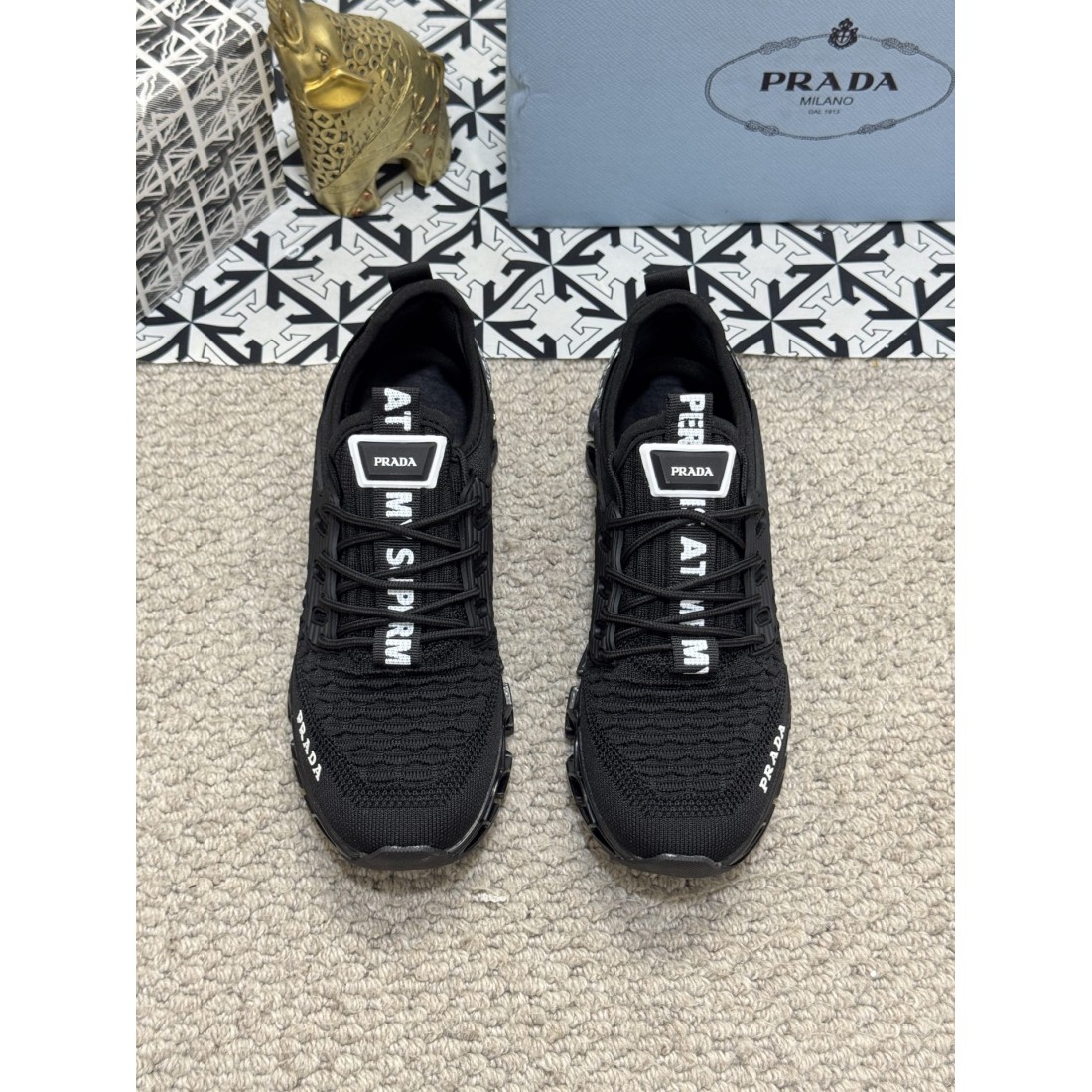 早い者勝ち PRADA プラダ コピー カジュアルシューズ 迷わずゲット