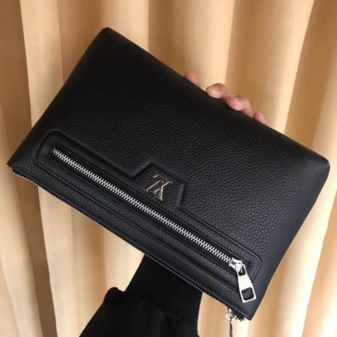 LOUIS VUITTON ルイヴィトン コピー バックパック 大注目の実用的デザイン