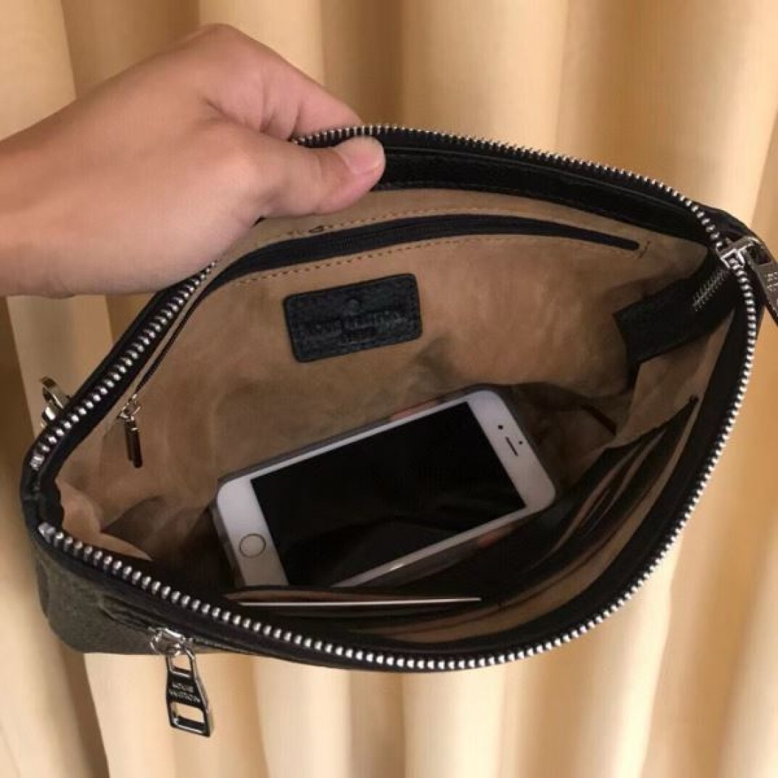 LOUIS VUITTON ルイヴィトン コピー バックパック 大注目の実用的デザイン