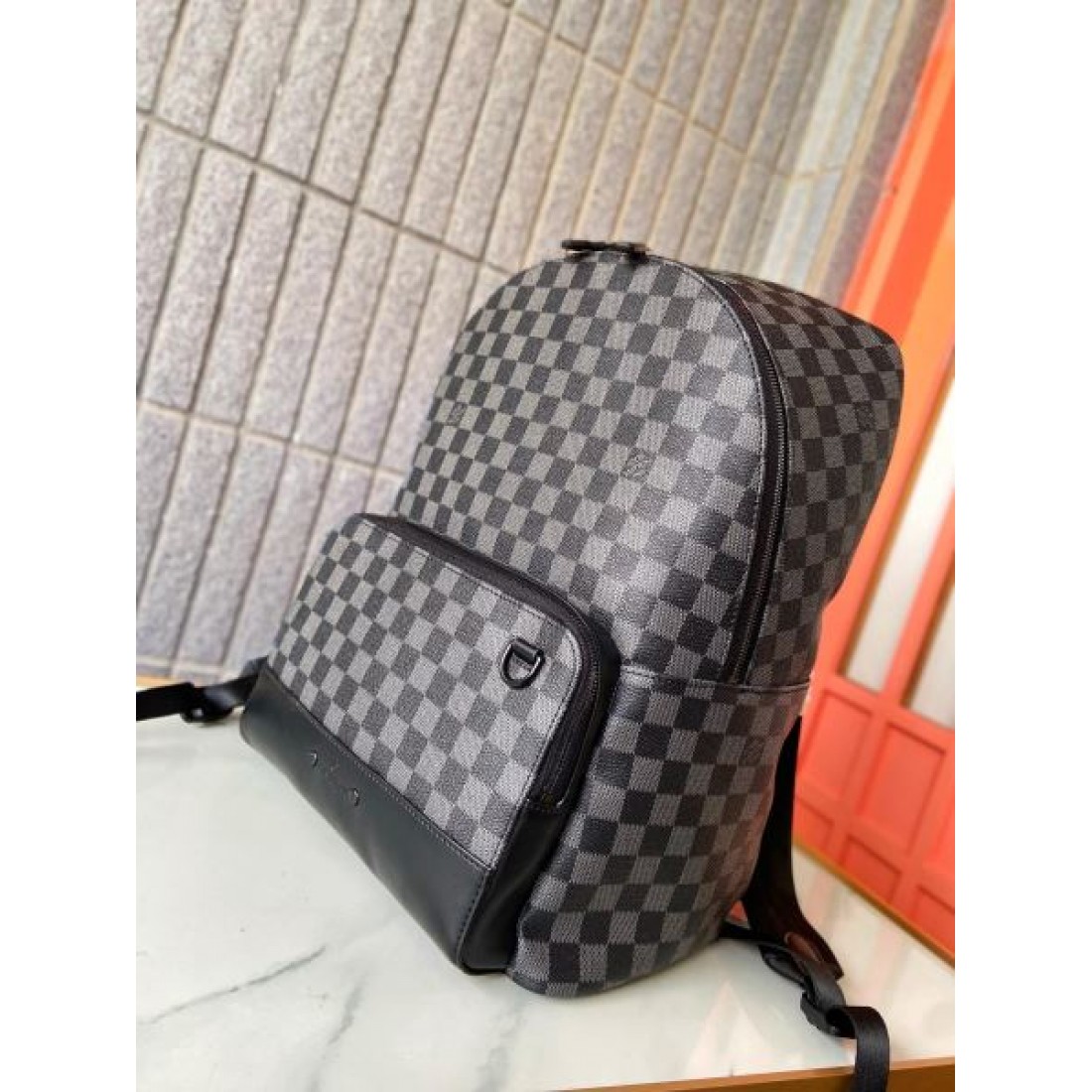  現代的で洗練されたデザイン LOUIS VUITTON ルイヴィトン コピー バックパック