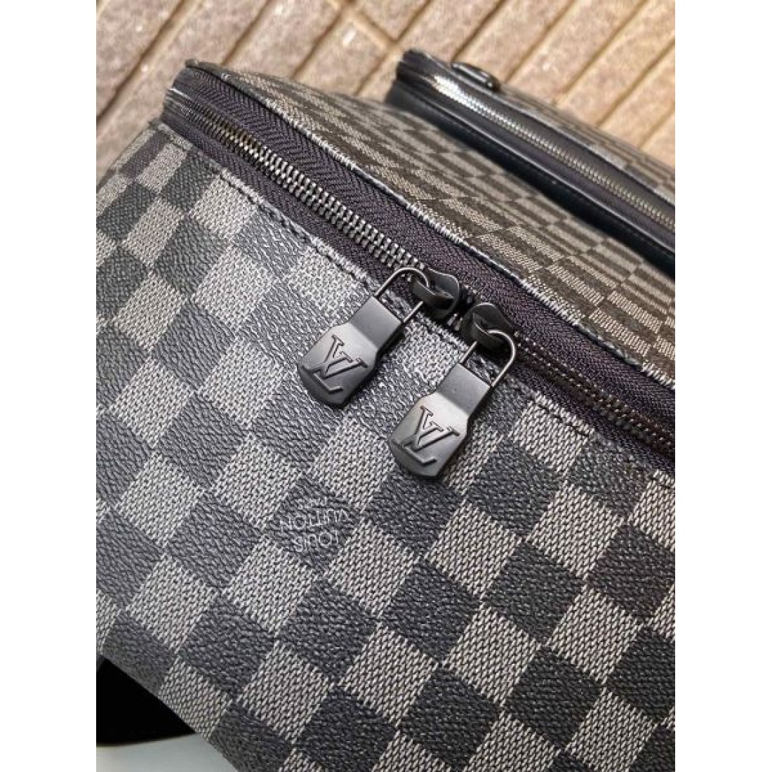  現代的で洗練されたデザイン LOUIS VUITTON ルイヴィトン コピー バックパック