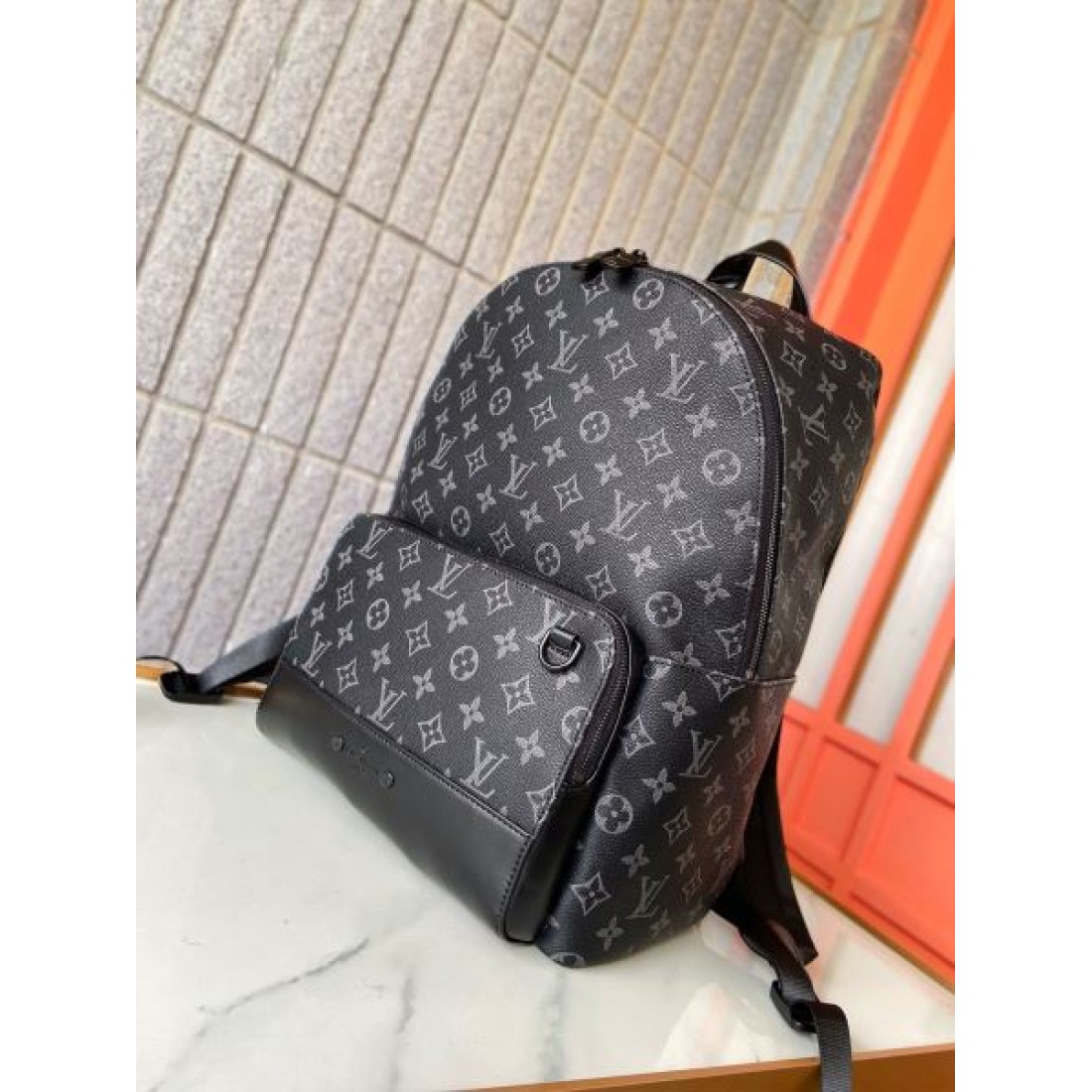 今すぐ欲しくなる LOUIS VUITTON ルイヴィトン コピー バックパック 軽量で便利