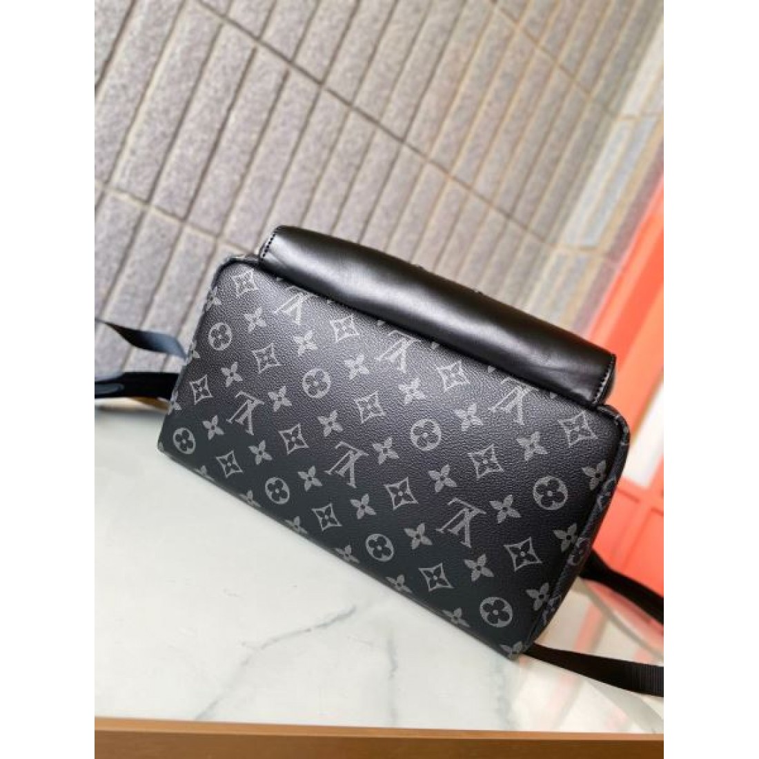 今すぐ欲しくなる LOUIS VUITTON ルイヴィトン コピー バックパック 軽量で便利