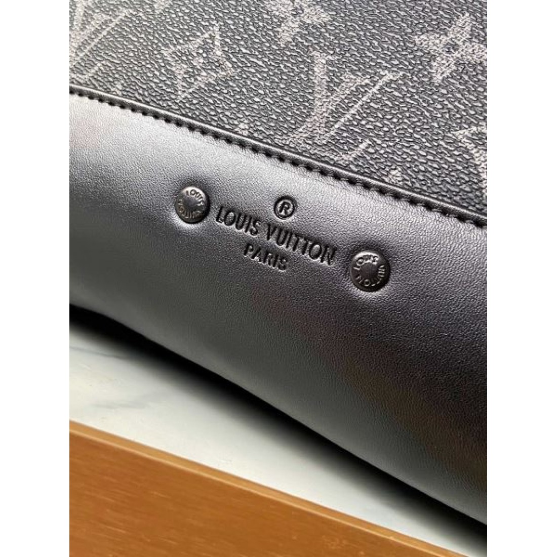 今すぐ欲しくなる LOUIS VUITTON ルイヴィトン コピー バックパック 軽量で便利