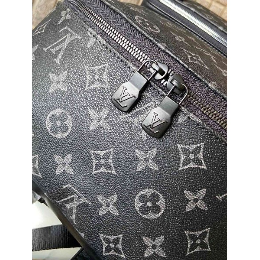 今すぐ欲しくなる LOUIS VUITTON ルイヴィトン コピー バックパック 軽量で便利