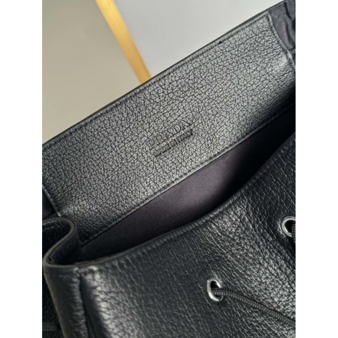 PRADA プラダ コピー バックパック 毎日使いたくなる魅力たっぷりの逸品