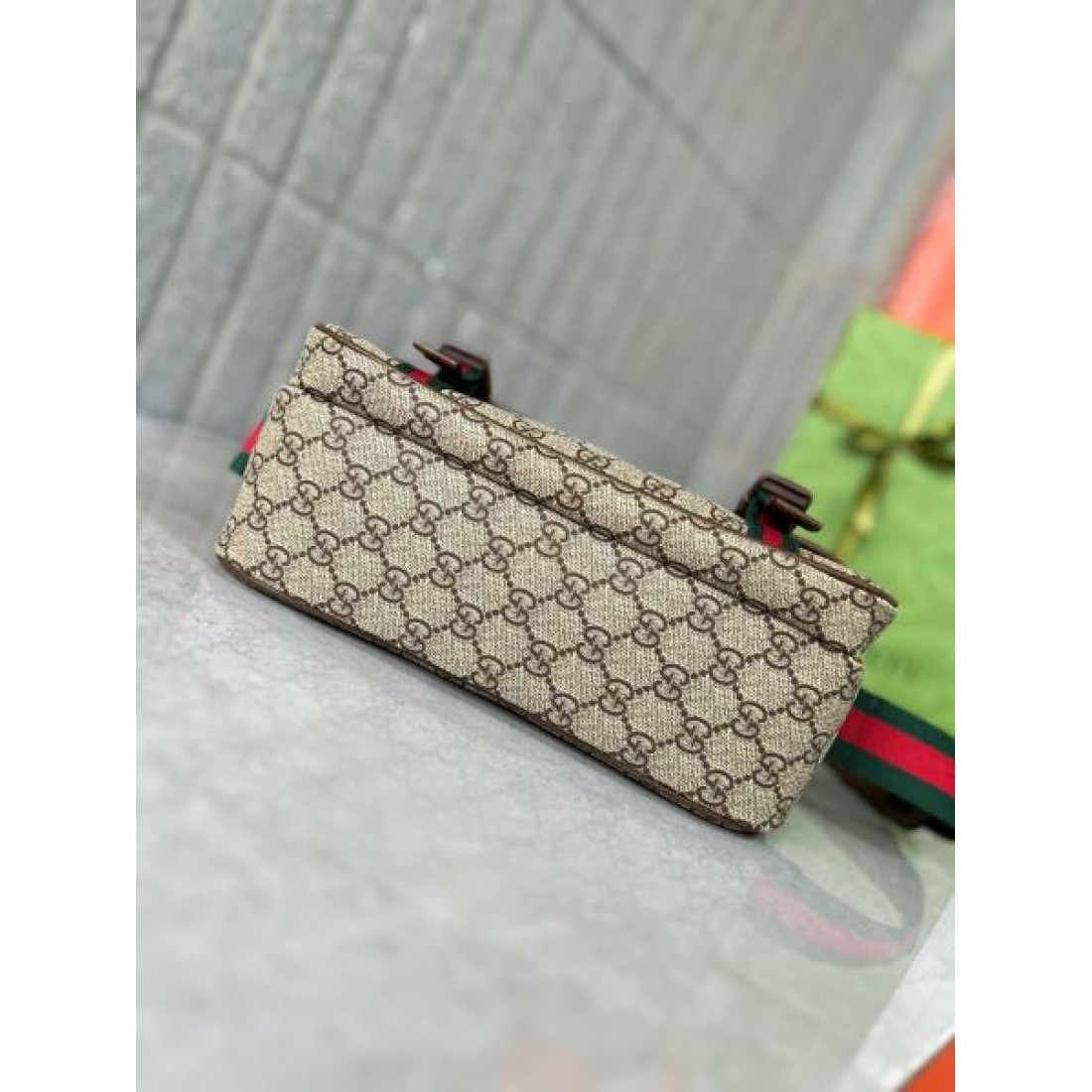 グッチ コピー ショルダーバッグ GUCCIトレンド感あふれる優れた収納力