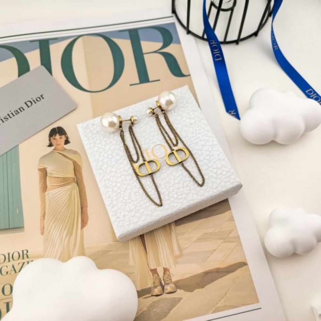 人気急上昇の DIOR ディオール コピー イヤリング 繊細でモードな印象