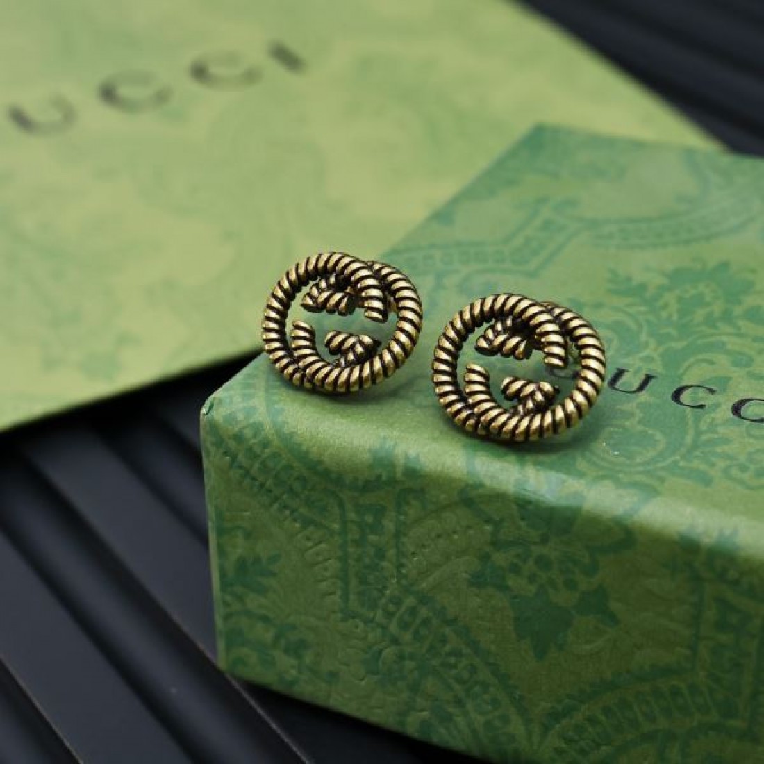 ラグジュアリーな GUCCI グッチ コピー イヤリング 上品で印象的