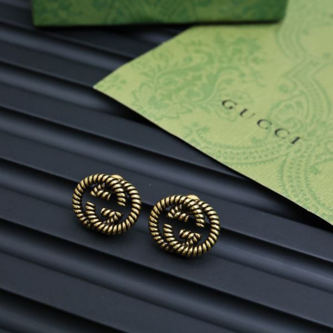 ラグジュアリーな GUCCI グッチ コピー イヤリング 上品で印象的