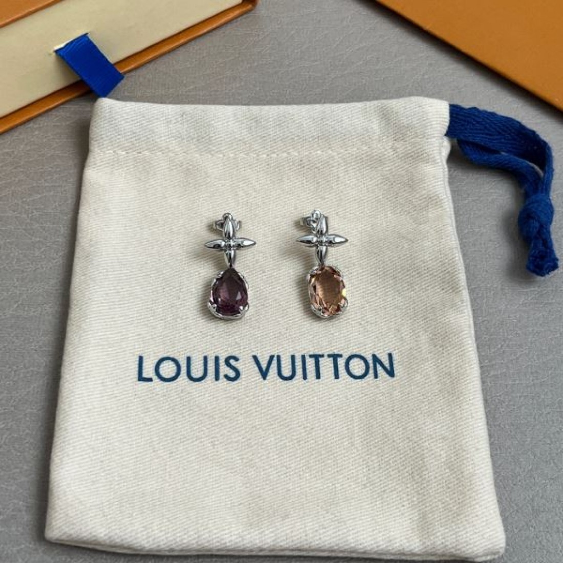ルイヴィトン コピー イヤリング LOUIS VUITTON 上質で洗練されたデザイン