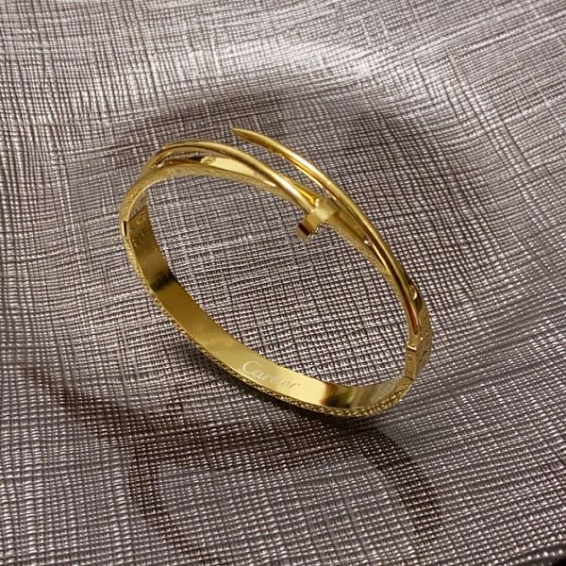 存在感のある美しさ CARTIER カルティエ コピー ブレスレット プレミアムな輝き