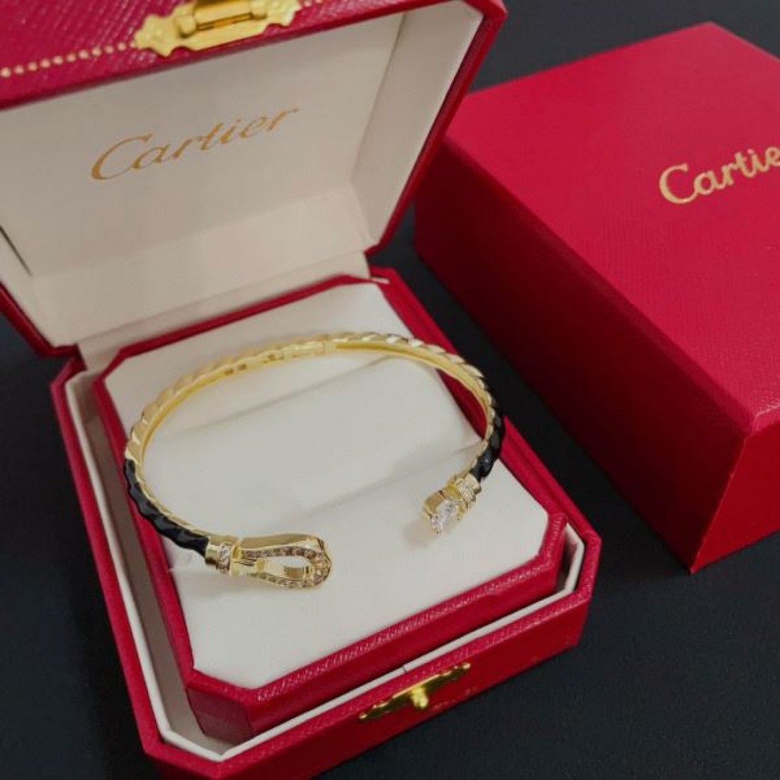 CARTIER カルティエ コピー ブレスレット 上質で繊細な 美しいフォルム