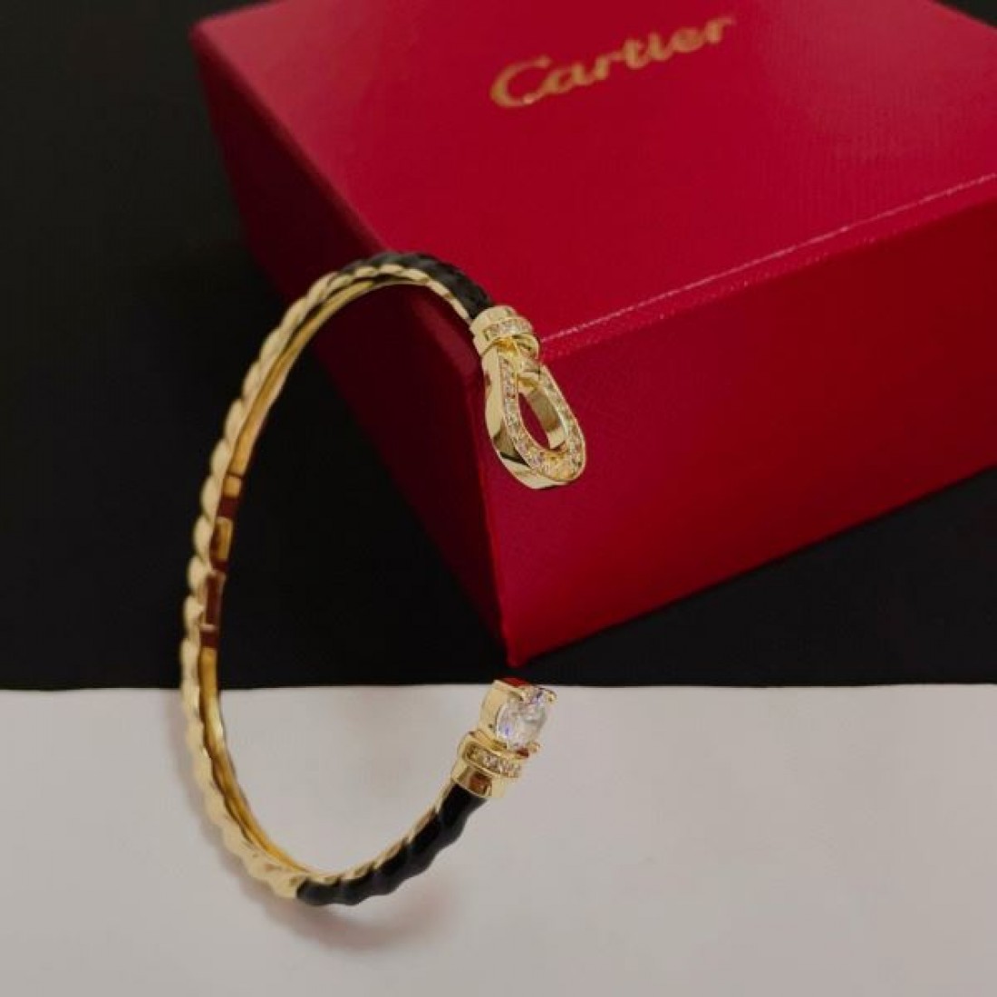 CARTIER カルティエ コピー ブレスレット 上質で繊細な 美しいフォルム