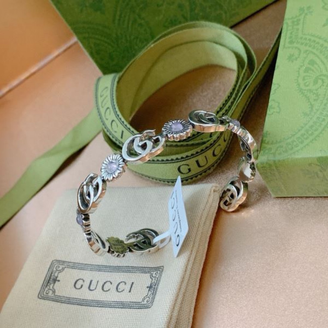 高貴で魅力的な GUCCI グッチ コピー ブレスレット 今だけの限定感