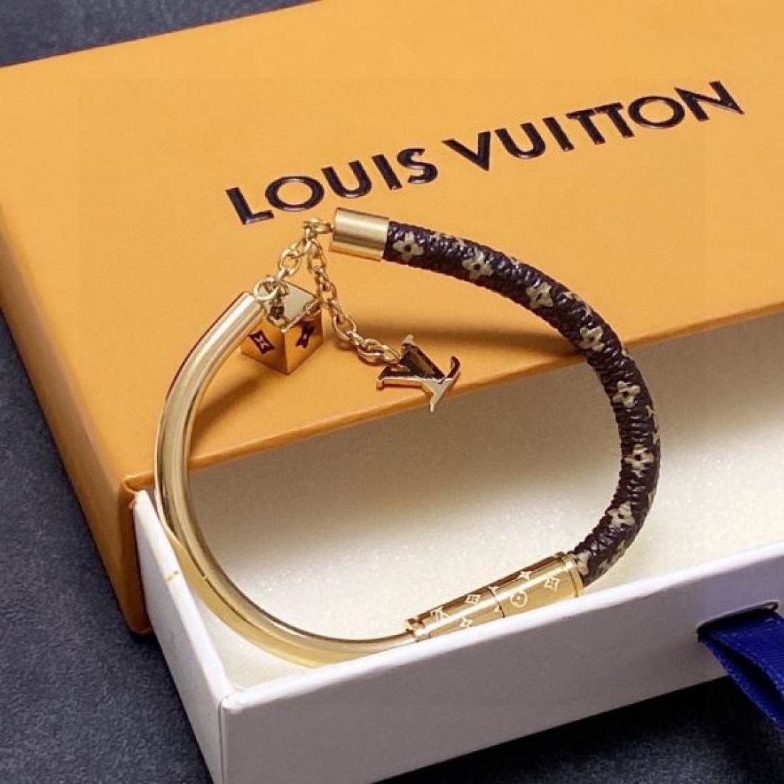 LOUIS VUITTON ルイヴィトン コピー ブレスレット 魅力的で洗練された