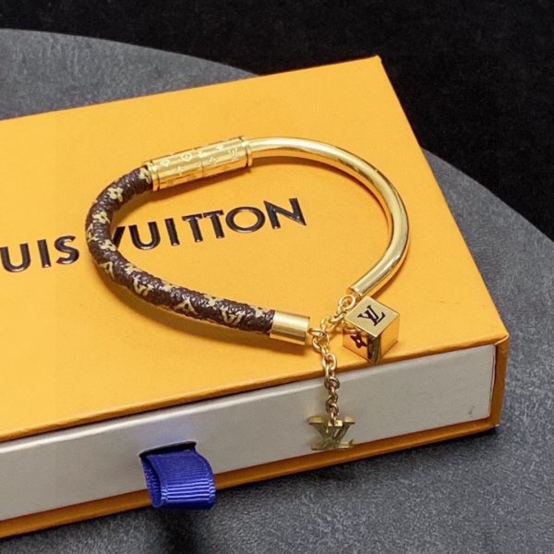 LOUIS VUITTON ルイヴィトン コピー ブレスレット 魅力的で洗練された