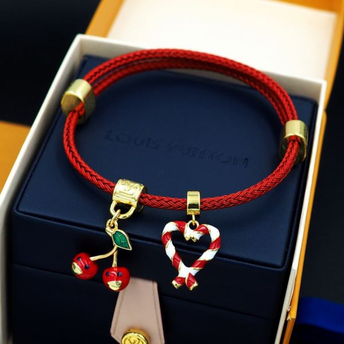 LOUIS VUITTON ルイヴィトン コピー ブレスレット 上品で優雅なデザイン