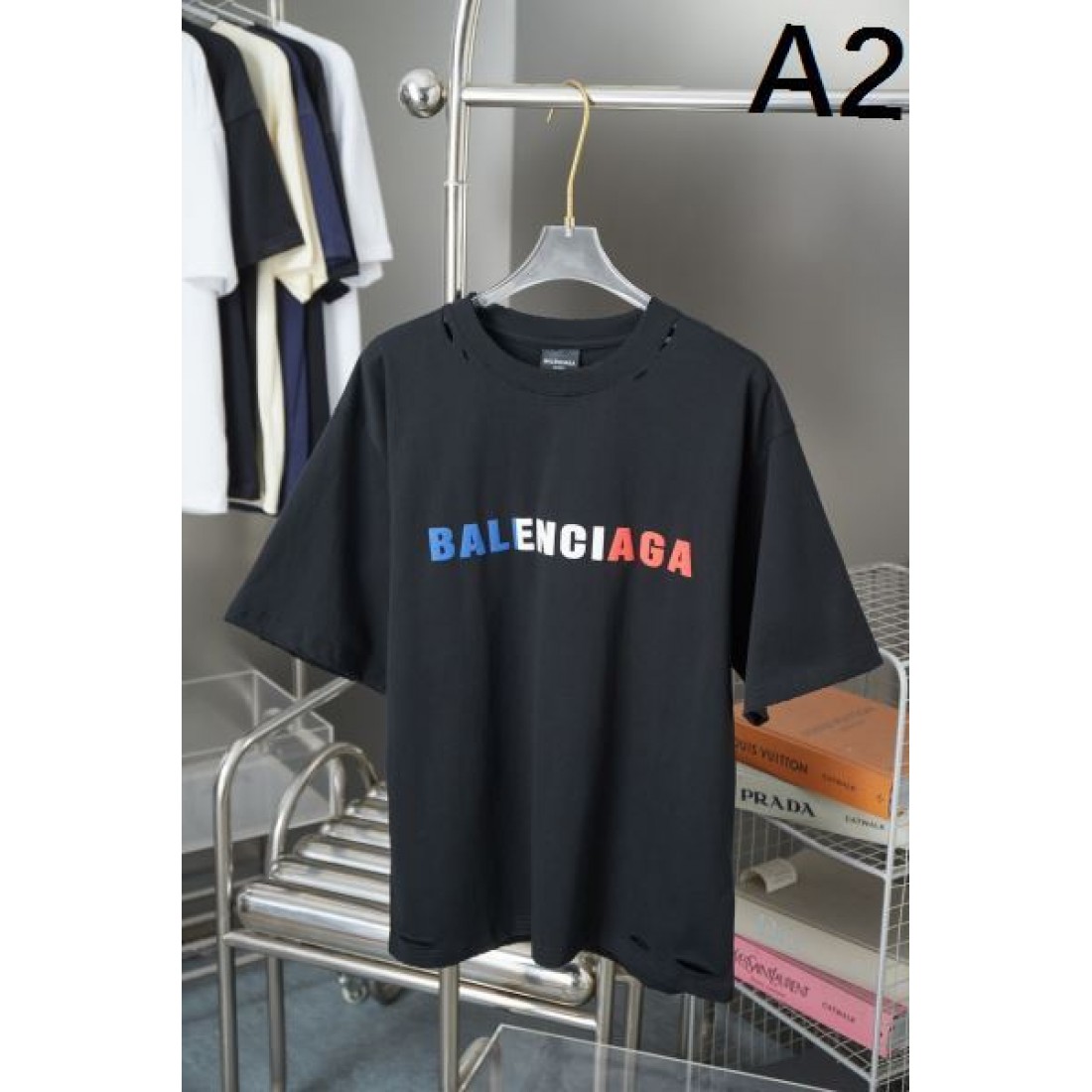高級感ただよう BALENCIAGA バレンシアガ コピー Tシャツ 洗練された装いに