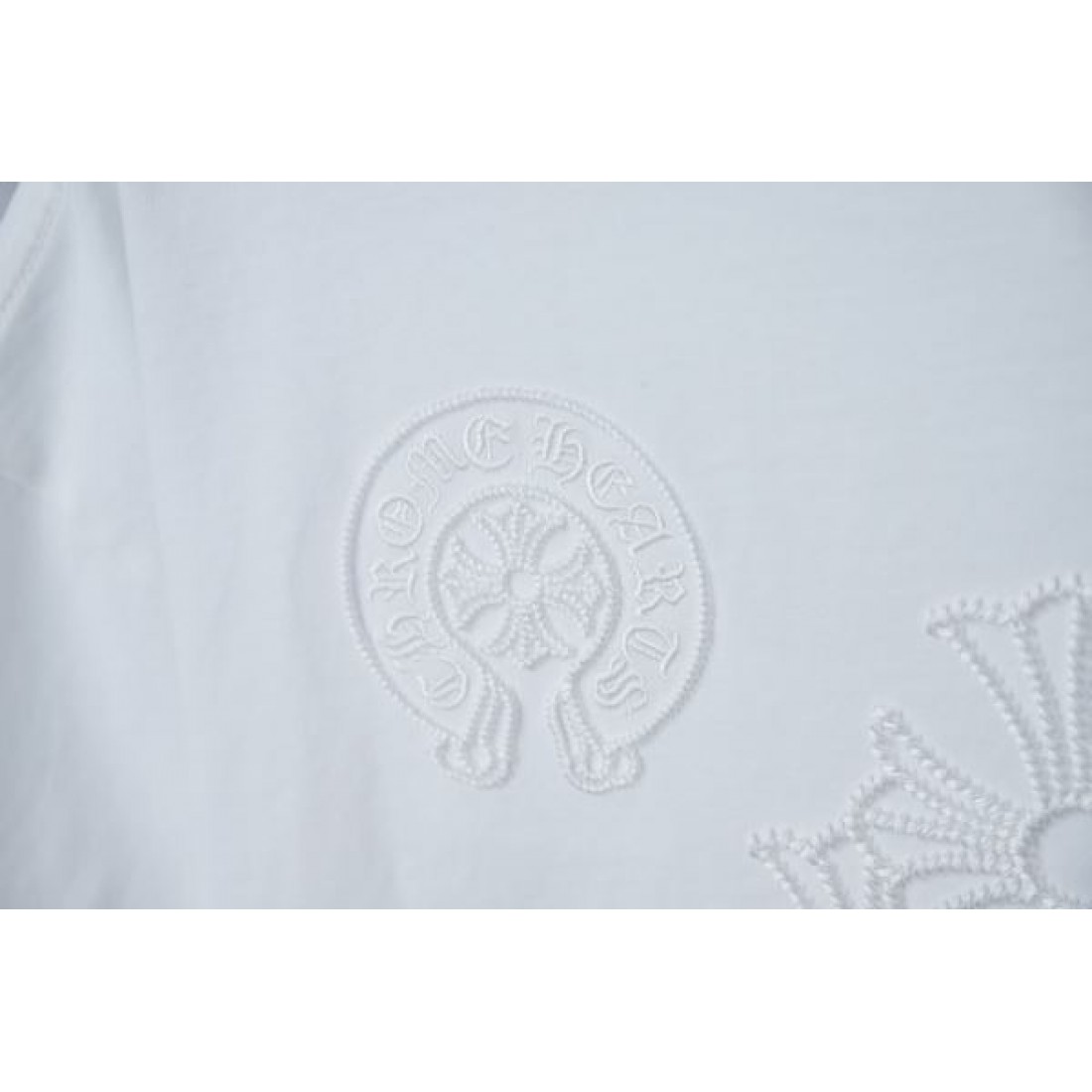 個性的で迫力ある CHROME HEARTS クロムハーツ コピー Tシャツ 存在感抜群