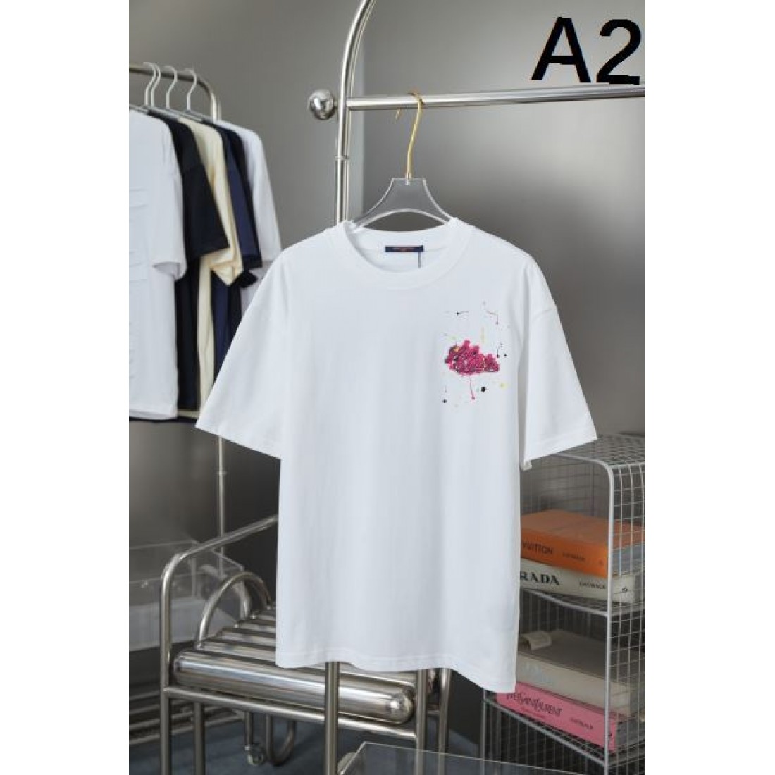  LOUIS VUITTON ルイヴィトン スーパーコピー Tシャツ 個性派必見のデザイン