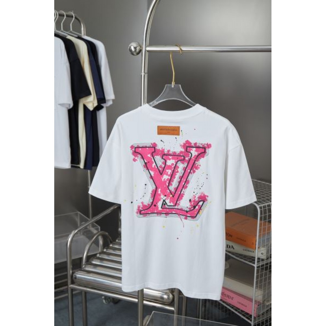  LOUIS VUITTON ルイヴィトン スーパーコピー Tシャツ 個性派必見のデザイン