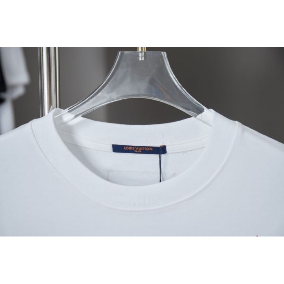  LOUIS VUITTON ルイヴィトン スーパーコピー Tシャツ 個性派必見のデザイン
