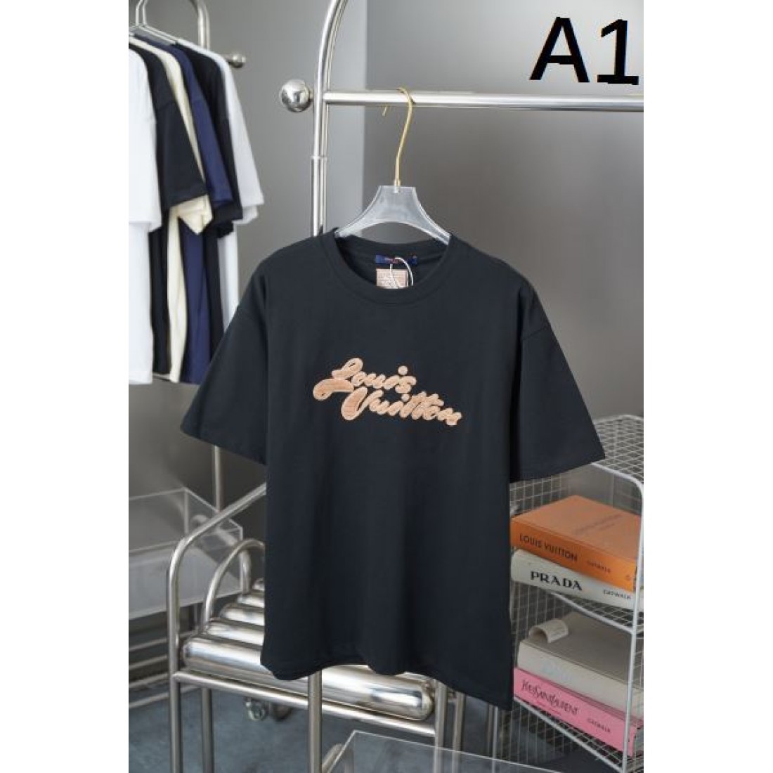 LOUIS VUITTON ルイヴィトン スーパーコピー Tシャツ 華やかで存在感抜群