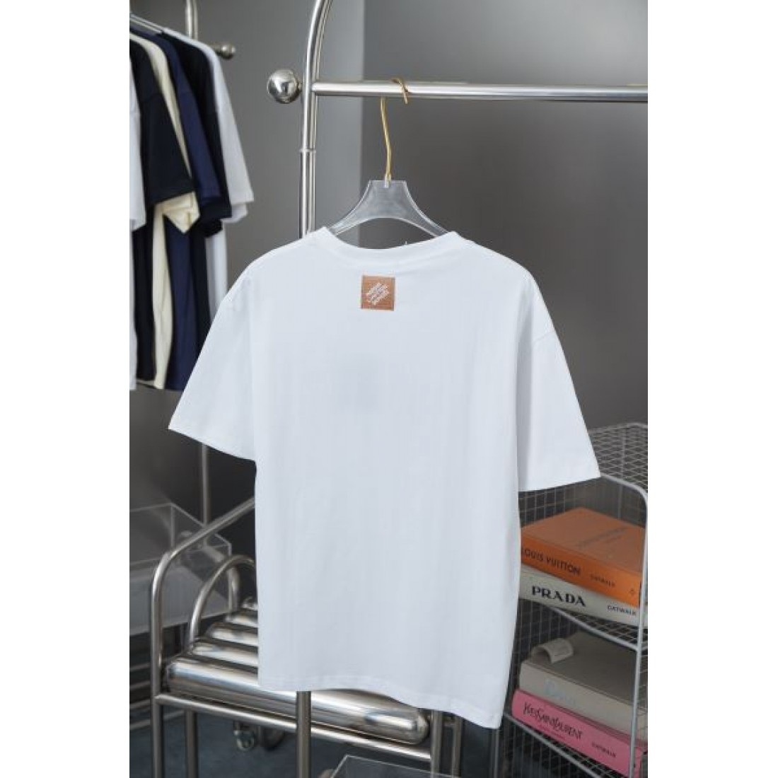  LOUIS VUITTON ルイヴィトン スーパーコピー Tシャツ 華やかで存在感抜群