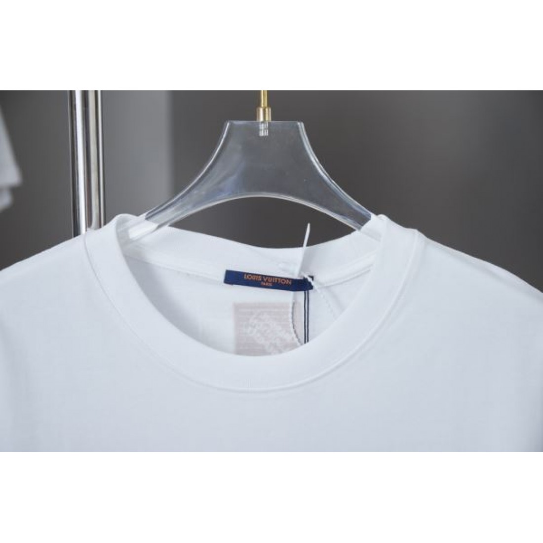  LOUIS VUITTON ルイヴィトン スーパーコピー Tシャツ 華やかで存在感抜群