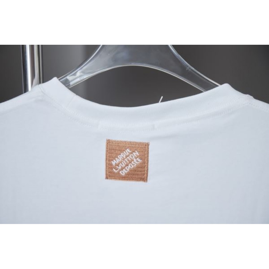  LOUIS VUITTON ルイヴィトン スーパーコピー Tシャツ 華やかで存在感抜群