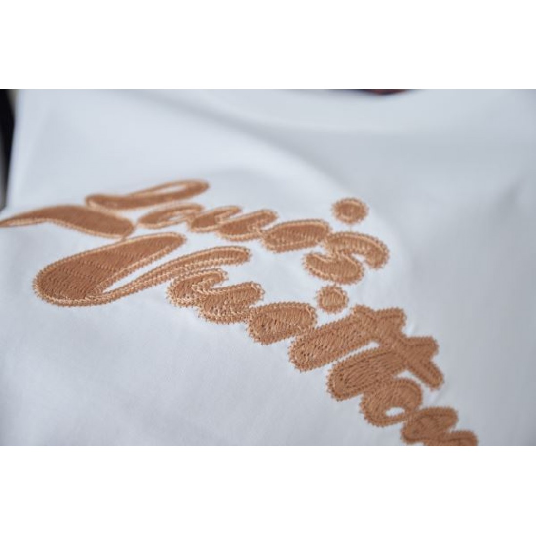  LOUIS VUITTON ルイヴィトン スーパーコピー Tシャツ 華やかで存在感抜群