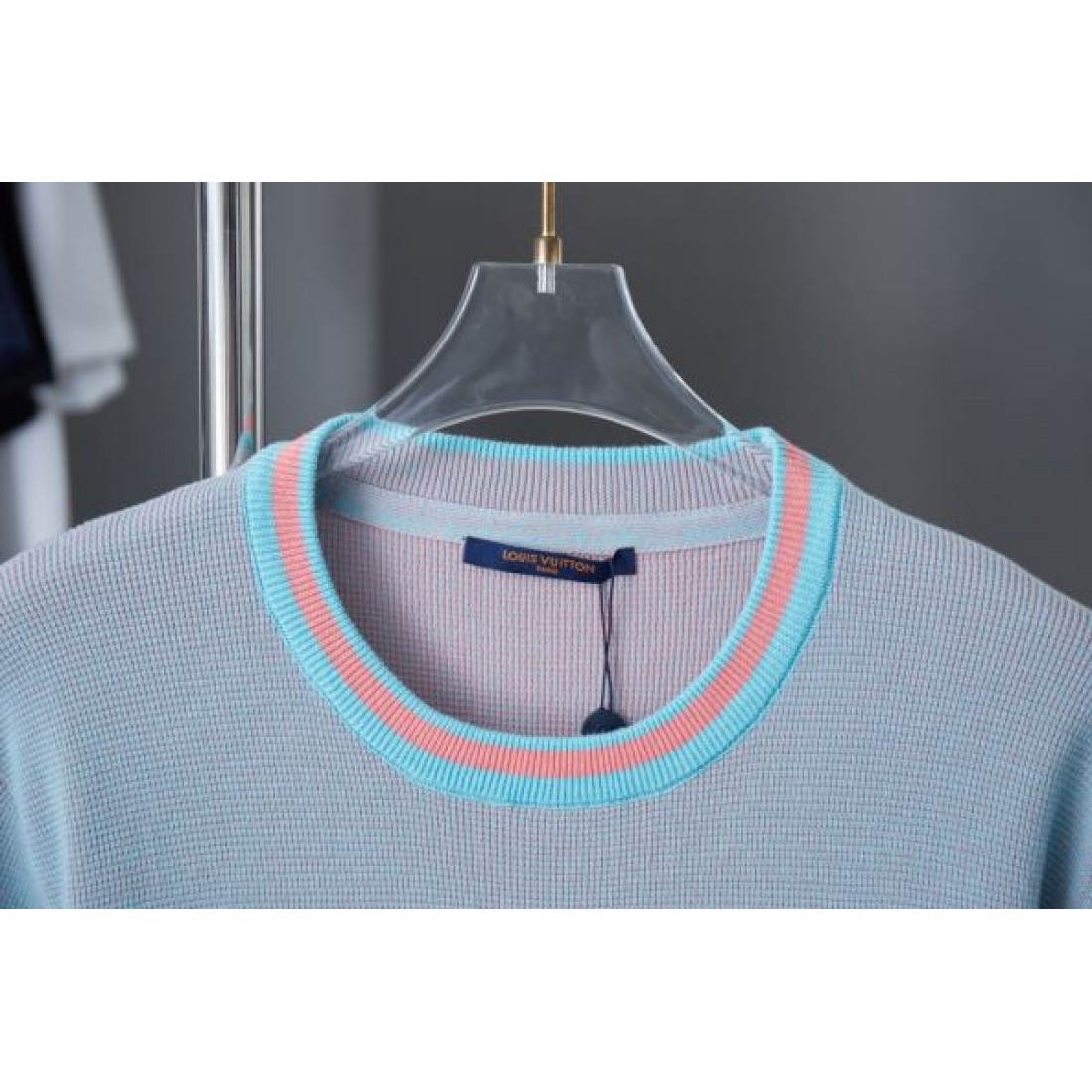 モード感あふれる LOUIS VUITTON ルイヴィトン コピー Tシャツ 上品で
