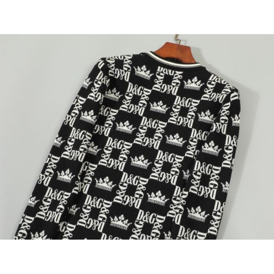 スタイリッシュな DOLCE＆GABBANA ドルチェ＆ガッバーナ コピー セーター 存在感