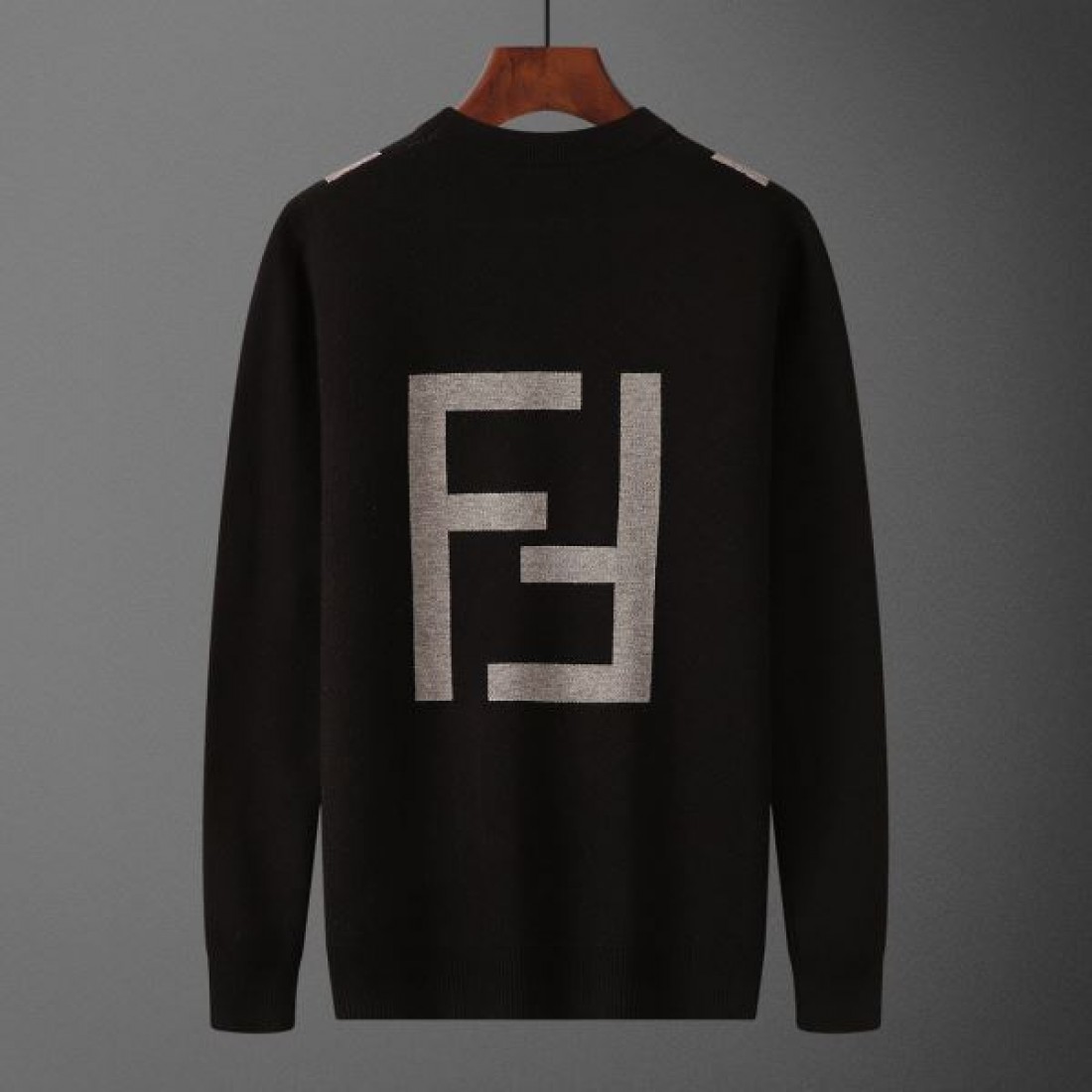  FENDI フェンデイ スーパーコピー セーター モダンで快適な印象を与える