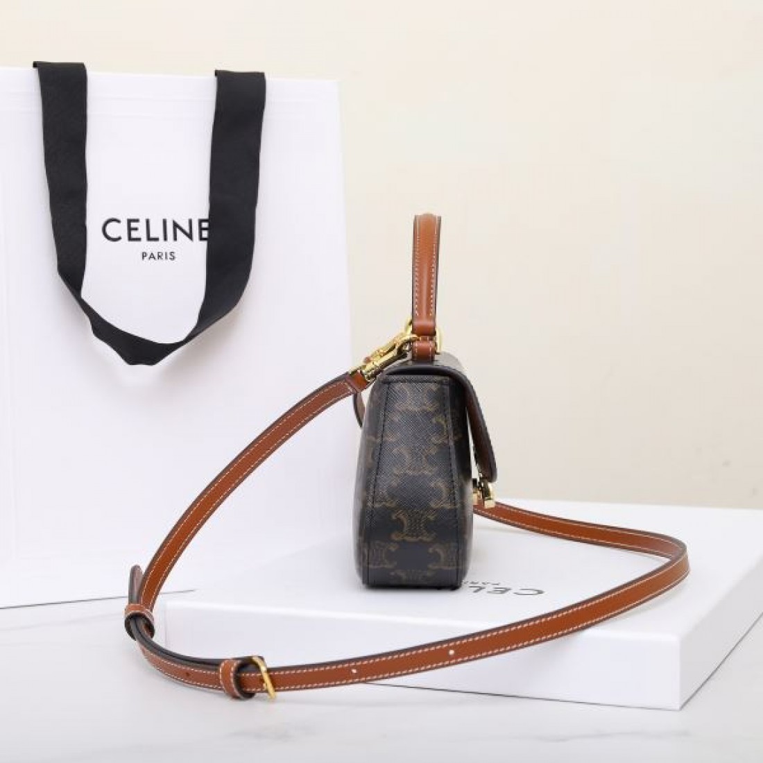 洗練された CELINE セリーヌ コピー トートバッグ 高品質でモダンな印象