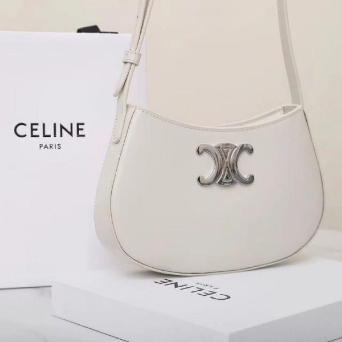 CELINE コピー トートバッグ セリーヌ 優雅で大人っぽい雰囲気を演出