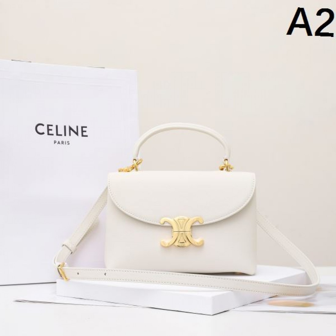 モダンでスタイリッシュな セリーヌ コピー トートバッグ CELINE 今季注目のデザイン